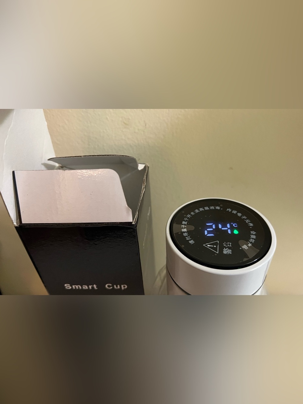 New-Smart Flask with Temperature LED Display - Picture 3 of 3
